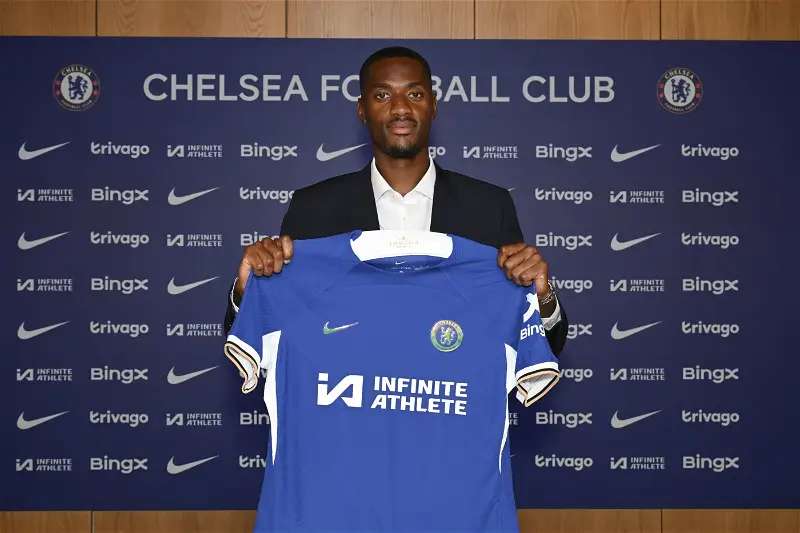 Chelsea sign Tosin Adarabioyo from Fulham