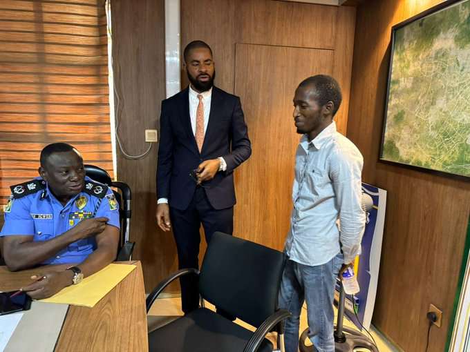 Man who attempted suicide in Abuja by climbing mast granted bail