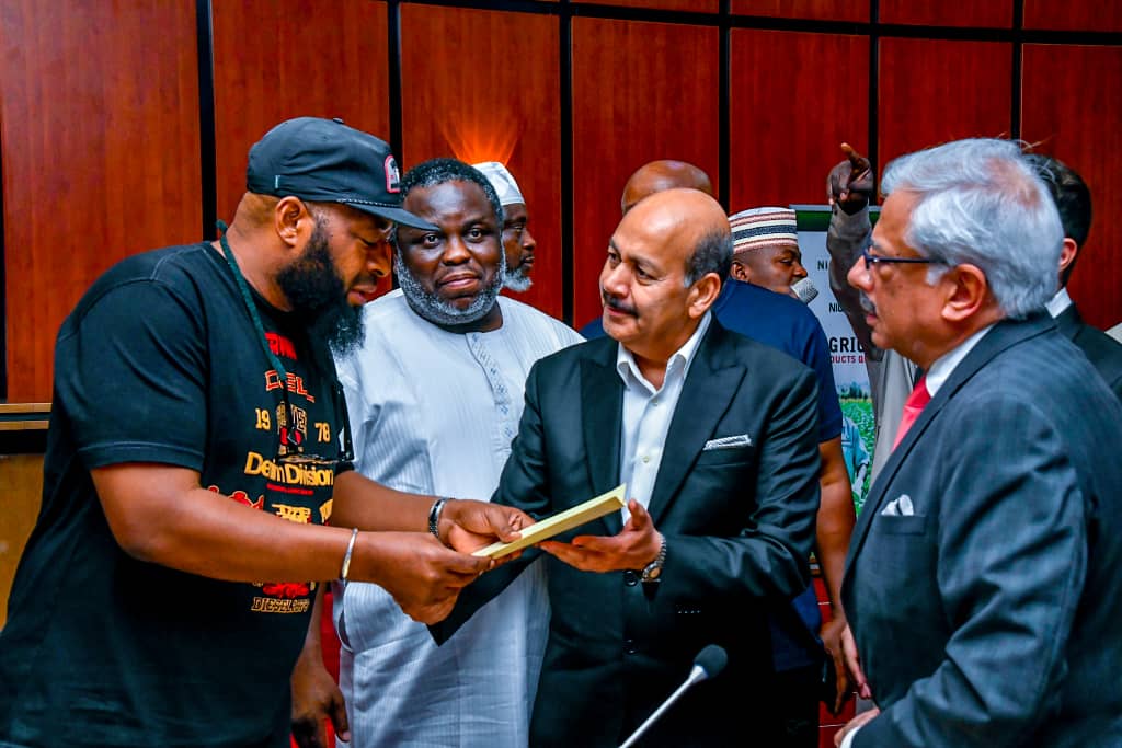 Niger signs deal with three companies, move to revolutionize sugar production in Nigeria