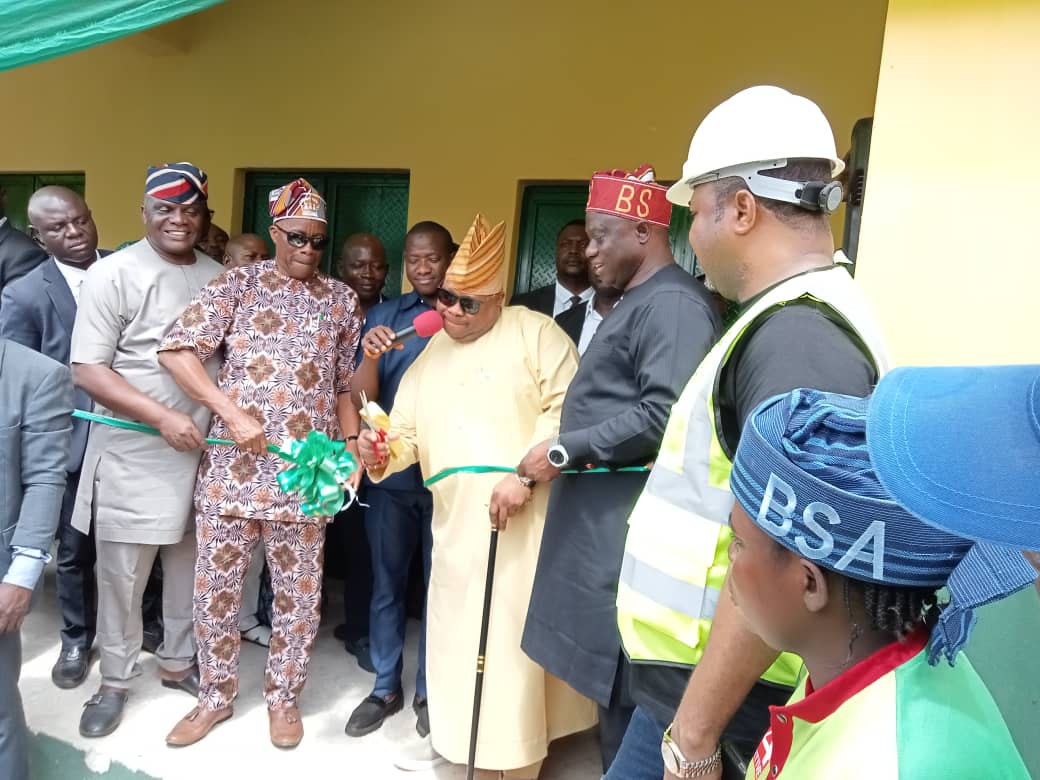 Gov Adeleke inaugurates over N260m ICT, classroom facilities in Osun community