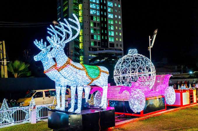 Zenith Bank spreads festive cheer with Ajose Adeogun Street light up