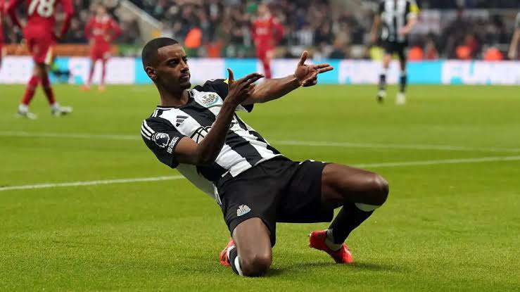 EPL Round Up: Schar stuns Liverpool, Chelsea thrash Southampton, as City return