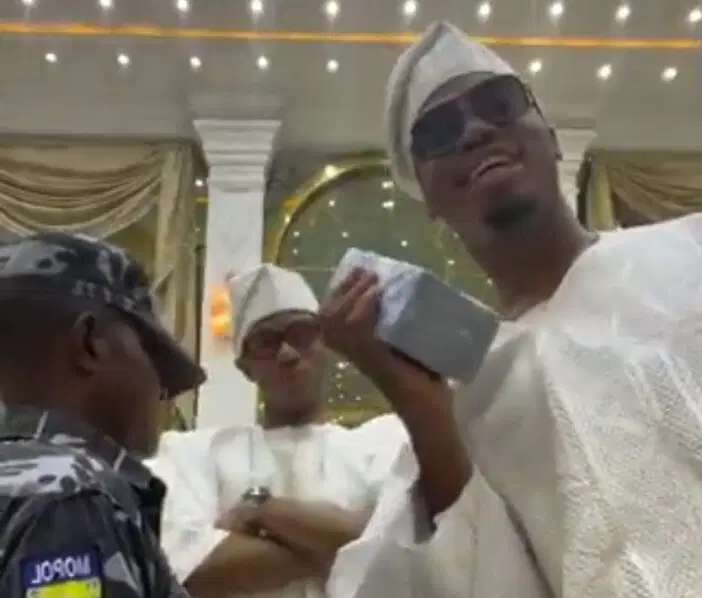 Okoya’s son criticized for naira abuse tenders apology