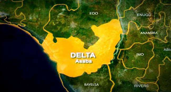 Irate youths set man ablaze in Delta for allegedly beheading woman