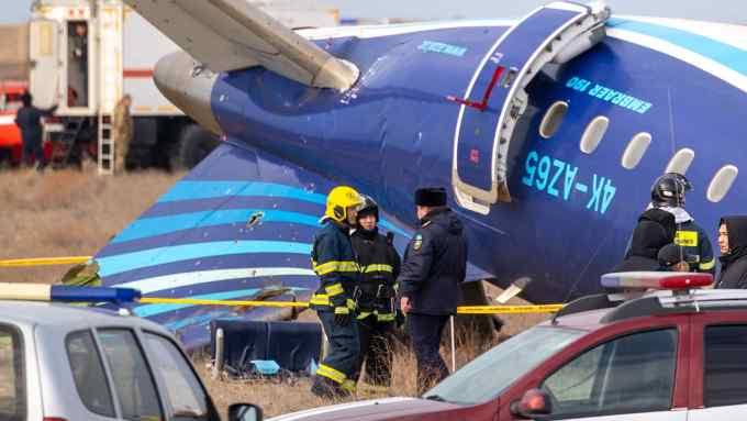 Passenger jet collides with army helicopter in US, scores feared dead