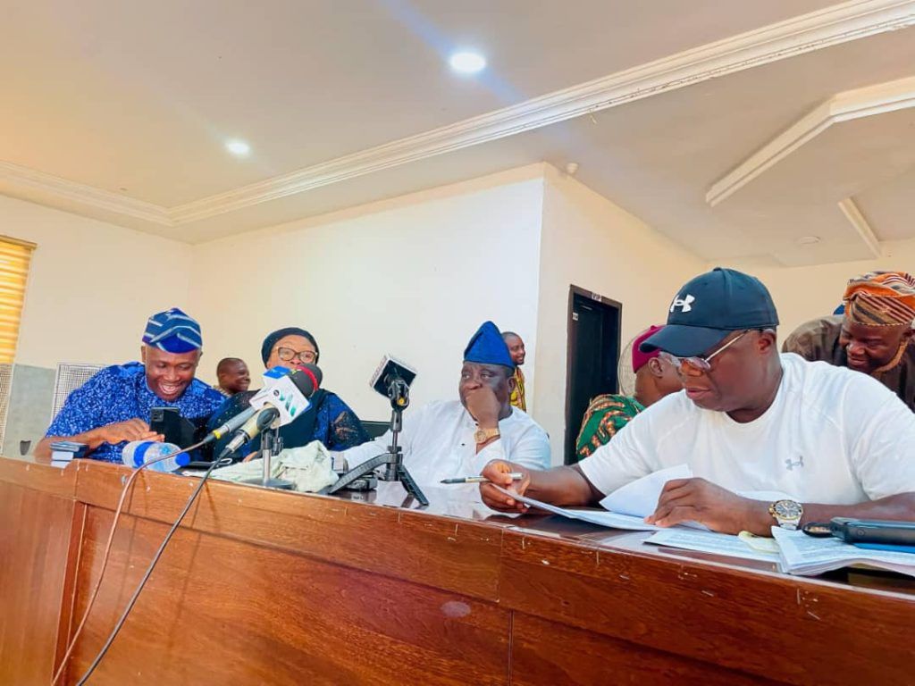 Osun LG workers ignore APC chairmen’s ultimatum to resume