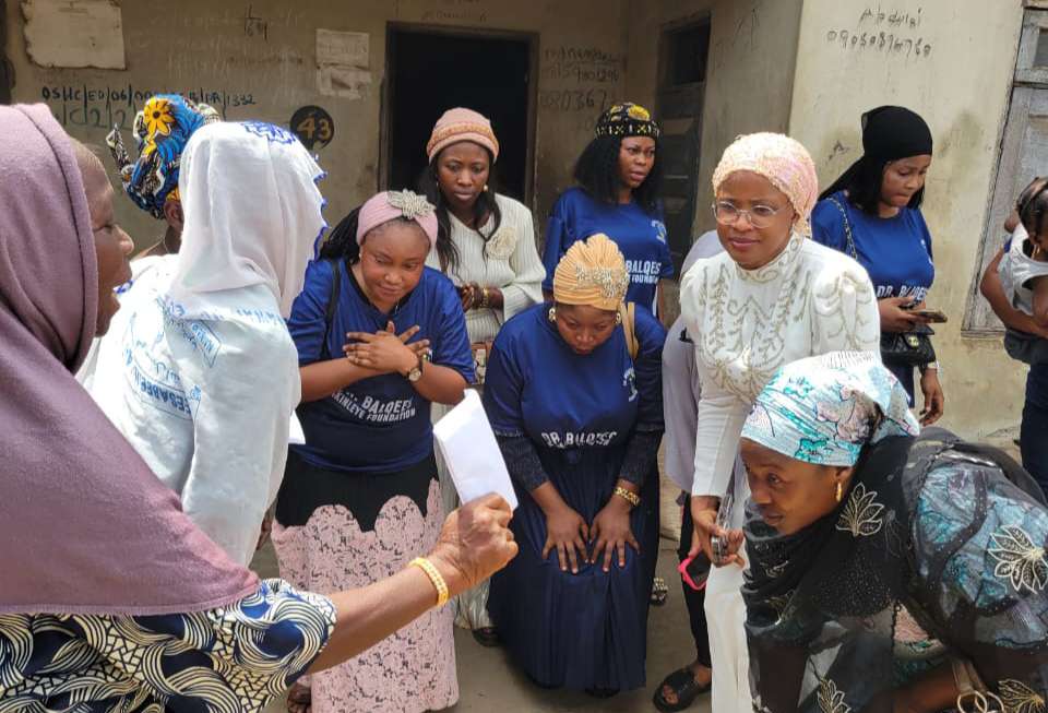 Osun CoS' wife, Dr. Balqees Akinleye celebrates birthday with vulnerable, elderly in Ede