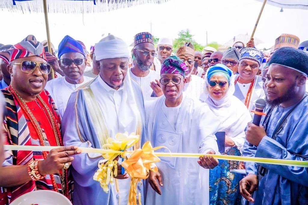 Oyetola builds, commissions ultramodern central mosque in memory of late mother 