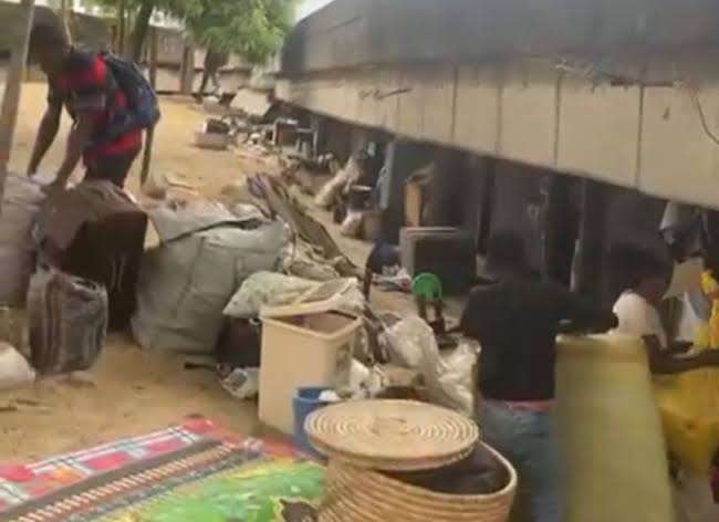 FG destroys 22 illegal structures under Lagos bridge