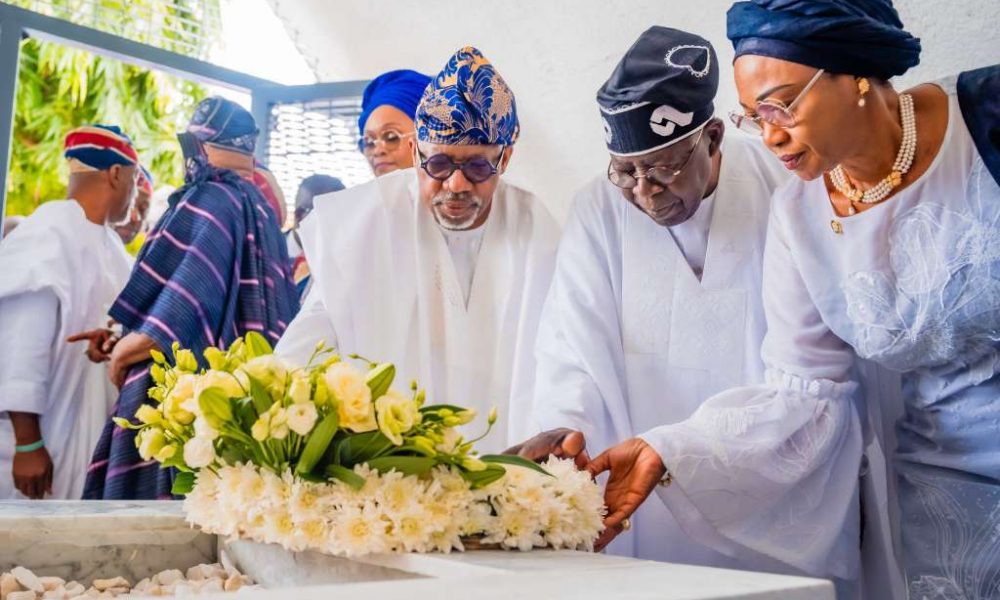 Tinubu, Abiodun Eulogize Awujale at Fidau Prayer