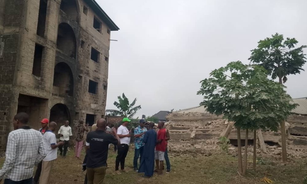 Building owned by APC chieftain collapses in Umuahia, family of seven escapes death