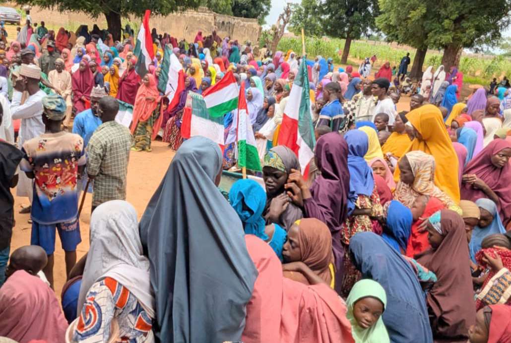 Over 200 Jigawa APC members defect to PDP days after Marafa’s exit in Zamfara