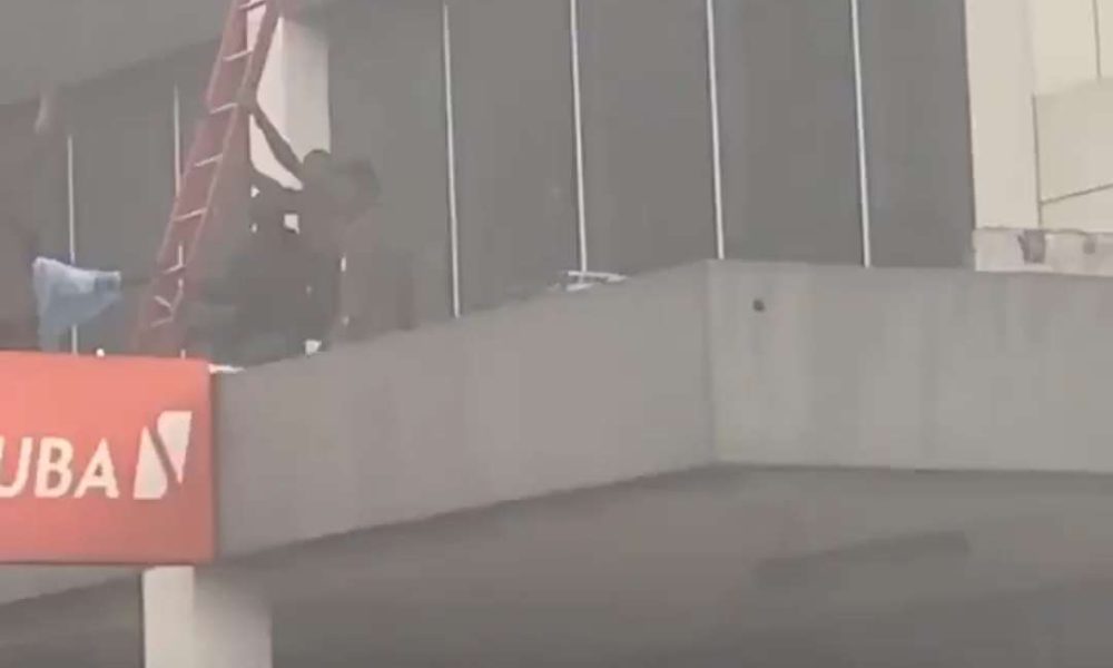 VIDEO: Fire guts UBA office at Afriland Towers in Lagos, traps occupants