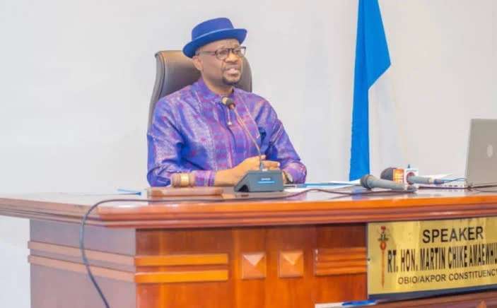 Rivers Assembly rocked as Speaker, 15 lawmakers defect from PDP to APC