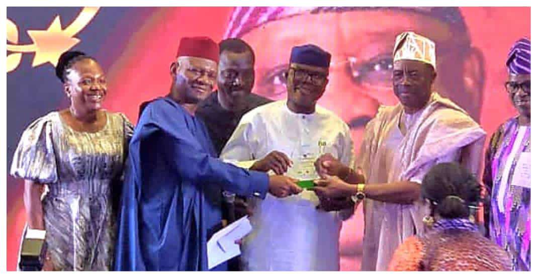 Osun PHCDB celebrates Christmas, wins South-West PHC Challenge award