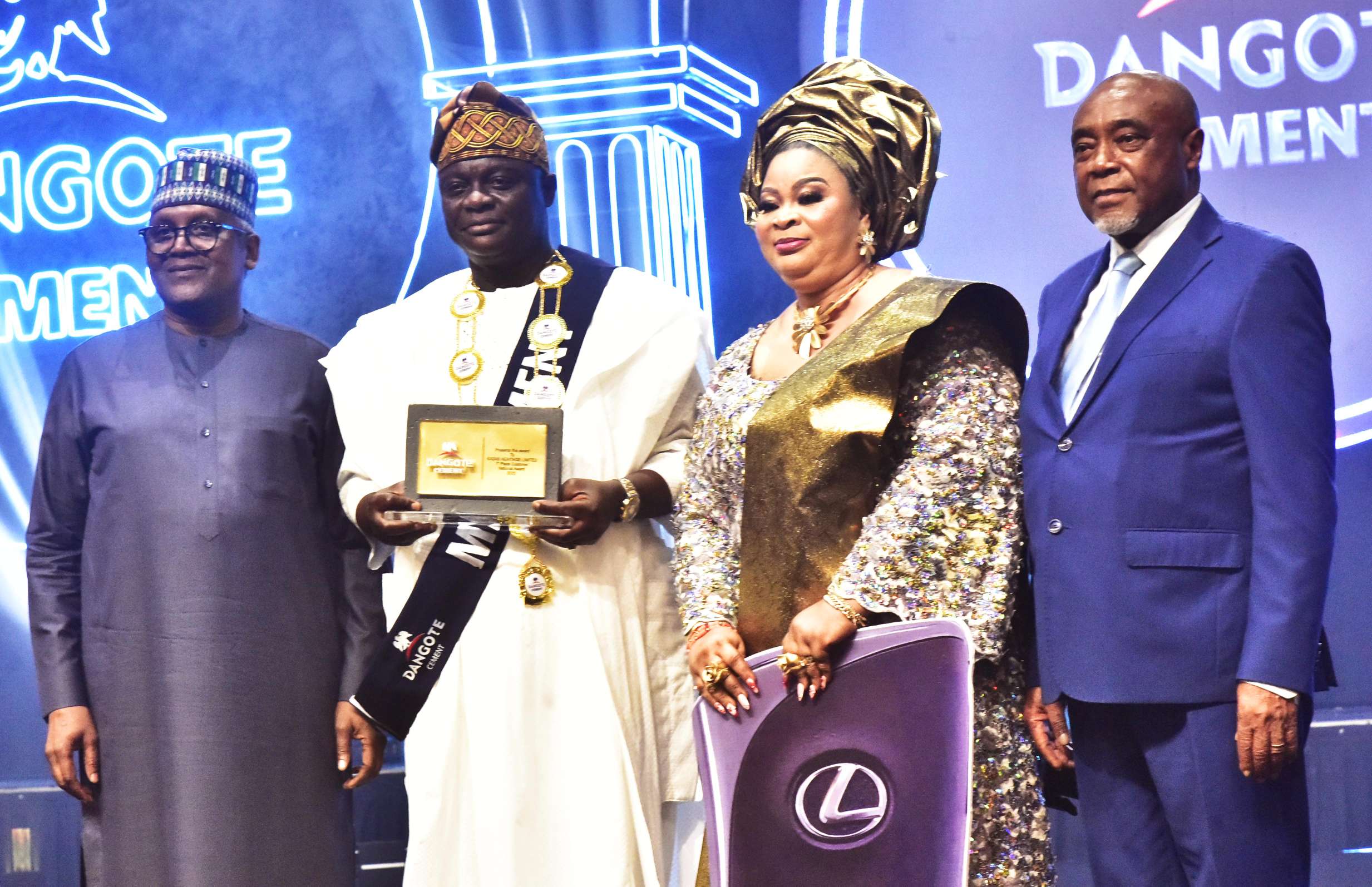 Dangote rewards cement distributors with ₦15bn, targets 90m tonnes production by 2030