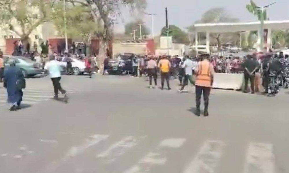 VIDEO: Wike escapes mob as protesting FCTA workers chase motorcade