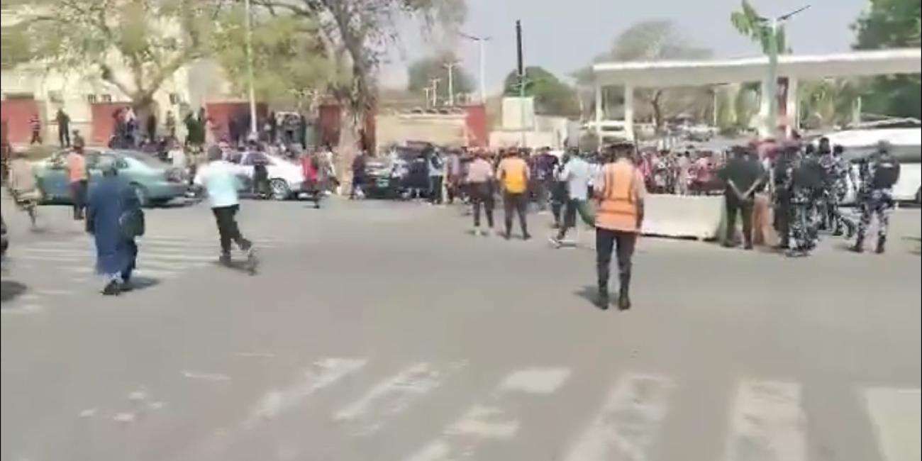 VIDEO: Wike escapes mob as protesting FCTA workers chase motorcade