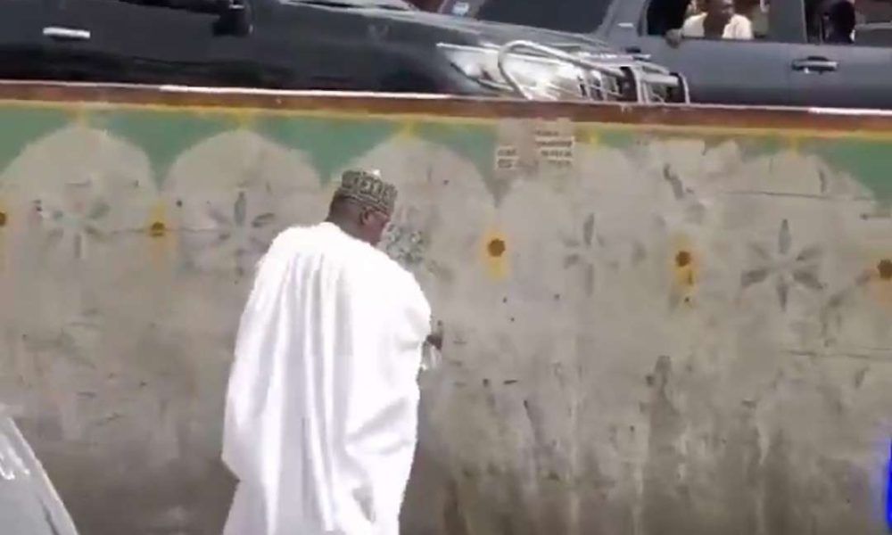 Video: Man in governor-like convoy caught urinating by roadside sparks debate