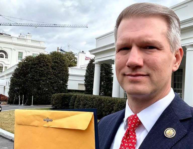 "Christian Genocide": US demands repeal of Sharia, blasphemy laws; seeks sweeping security pact