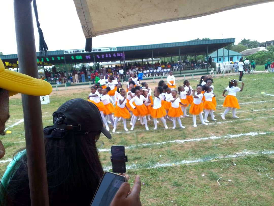 At the first Ruthwiphdale inter sports, yellow house shines