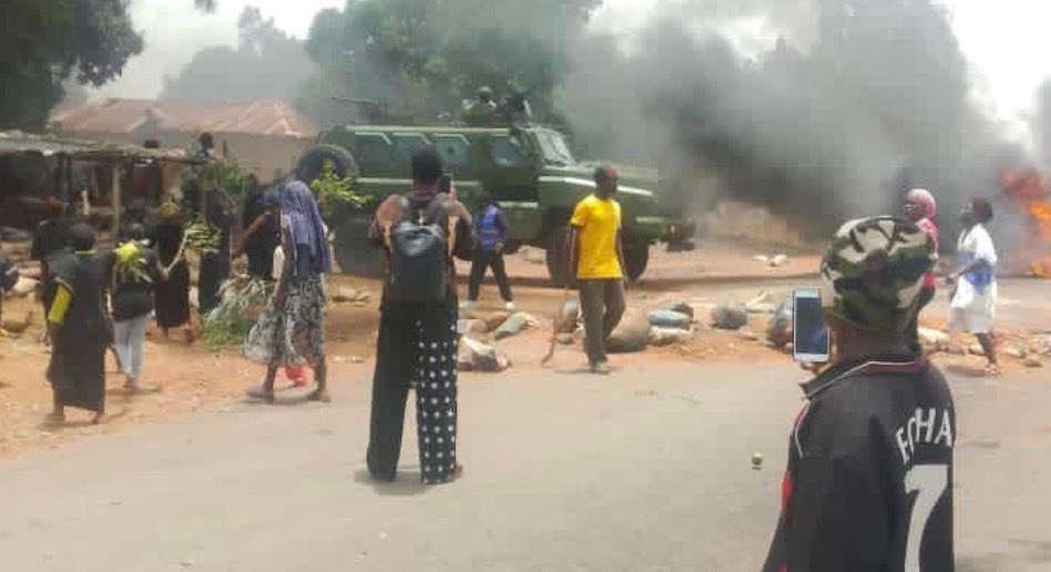 Tension in Plateau as protesters burn military checkpoint over killing of resident