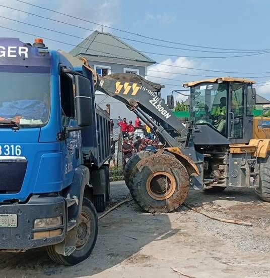 [PHOTOS] Julius Berger, stakeholders intensify rescue efforts after Port Harcourt building collapse