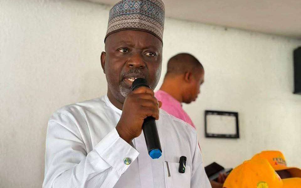 Osun guber: 85 artisan groups declare support for Adeleke’s re-election, Akinleye seeks full commitment