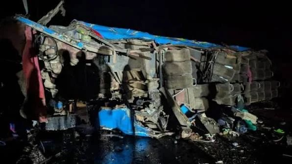 21 killed as school bus carrying pupils crashes in Uganda